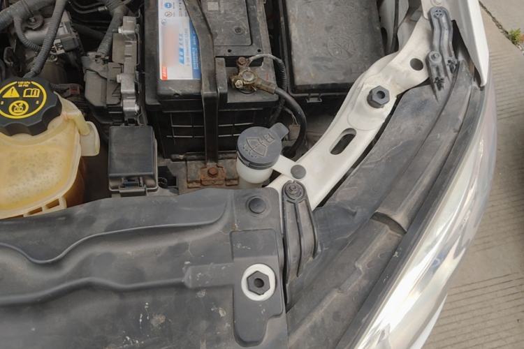 Used Buick Encore 2013 1.4T Automatic Two-Wheel Drive Leading Model Engine Bay Left
