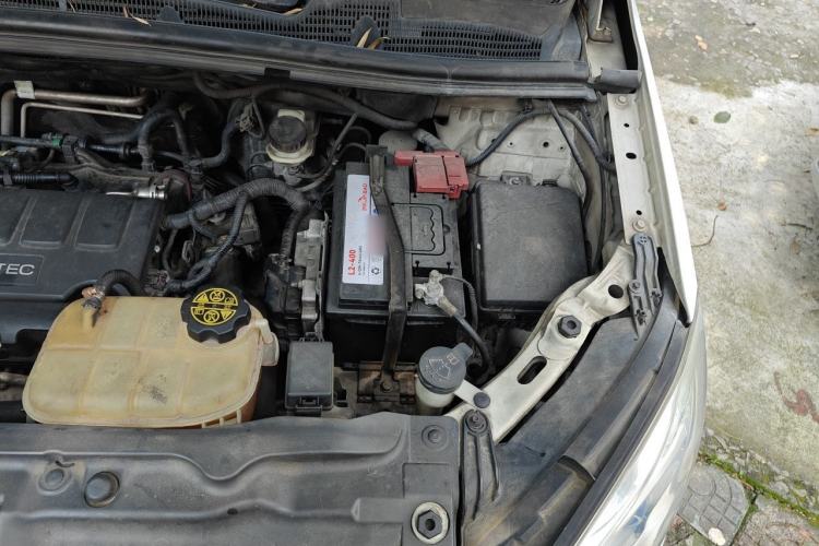 Used Buick Encore 2013 1.4T Automatic Two-Wheel Drive Elite Model Engine Bay Left