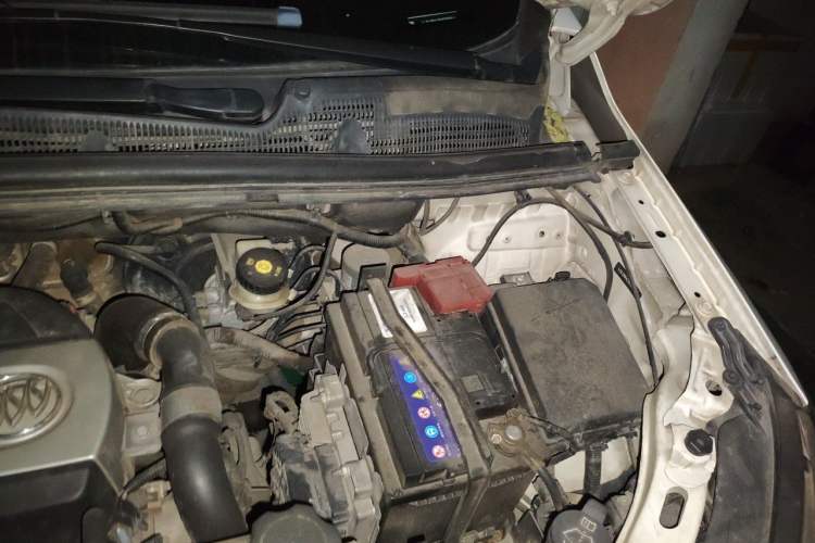 Used Buick Encore 2013 1.4T Automatic Two-Wheel Drive Elite Model Engine Bay Left