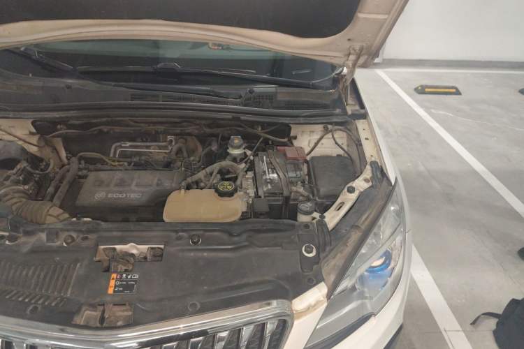 Used Buick Encore 2013 1.4T Manual Two-Wheel Drive Entry Model Engine Bay Left