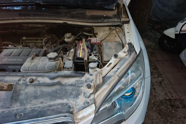 Used Buick Encore 2013 1.4T Automatic Two-Wheel Drive Elite Model Engine Bay Left
