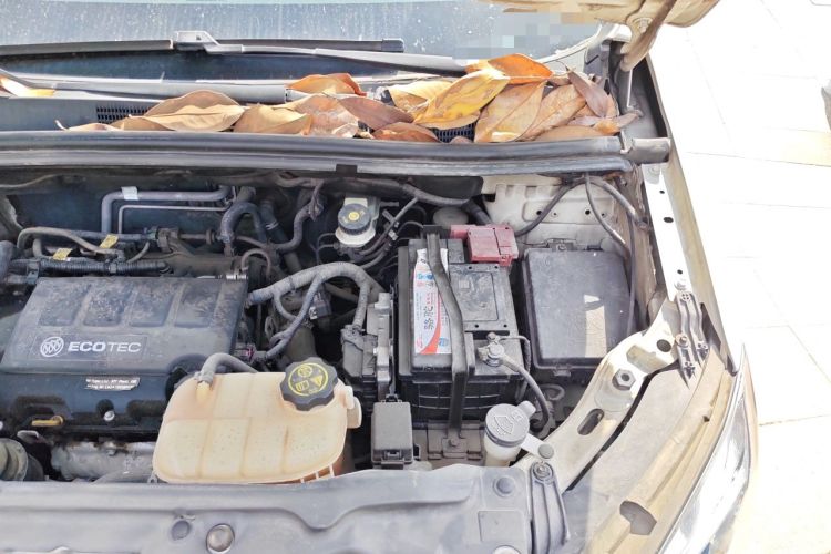 Used Buick Encore 2013 1.4T Automatic Two-Wheel Drive Elite Model Engine Bay Left