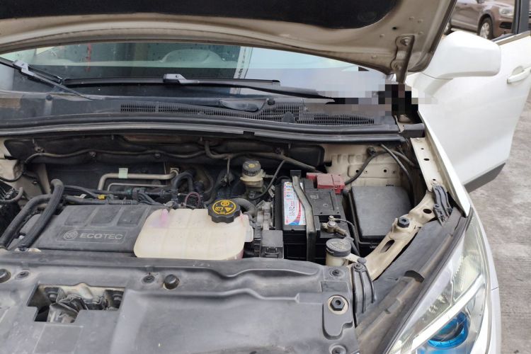 Used Buick Encore 2013 1.4T Automatic Two-Wheel Drive Elite Model Engine Bay Left