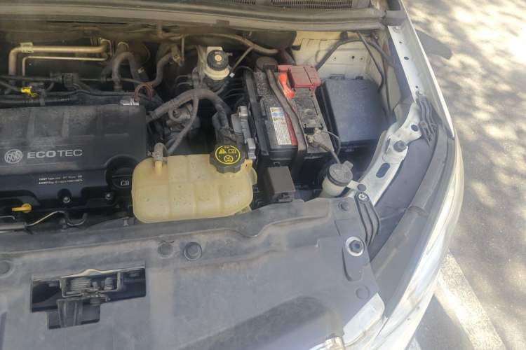 Used Buick Encore 2013 1.4T Automatic Two-Wheel Drive Elite Model Engine Bay Left
