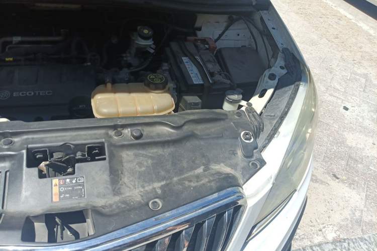 Used Buick Encore 2013 1.4T Manual Two-Wheel Drive Entry Model Engine Bay Left