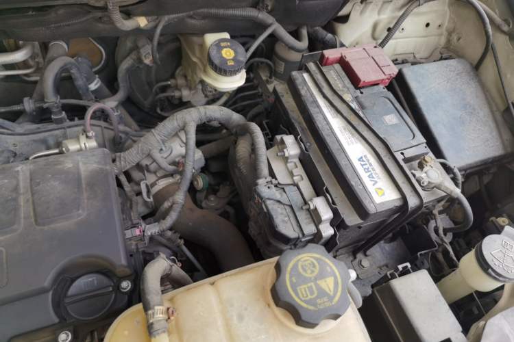 Used Buick Encore 2013 1.4T Manual Two-Wheel Drive Entry Model Engine Bay Left