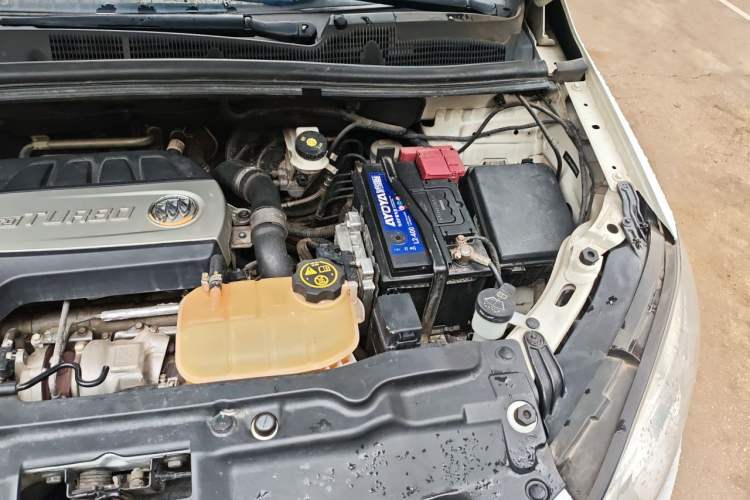 Used Buick Encore 2013 1.4T Automatic Two-Wheel Drive Elite Model Engine Bay Left