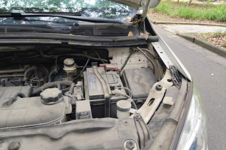 Used Buick Encore 2013 1.4T Automatic Two-Wheel Drive Elite Model Engine Bay Left