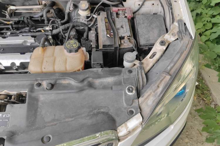 Used Buick Encore 2013 1.4T Automatic Two-Wheel Drive Leading Model Engine Bay Left