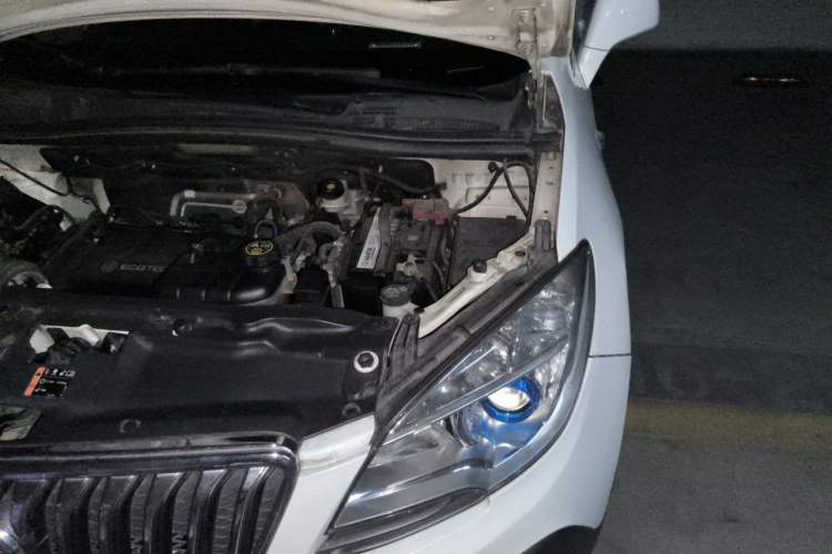 Used Buick Encore 2013 1.4T Automatic Two-Wheel Drive Elite Model Engine Bay Left