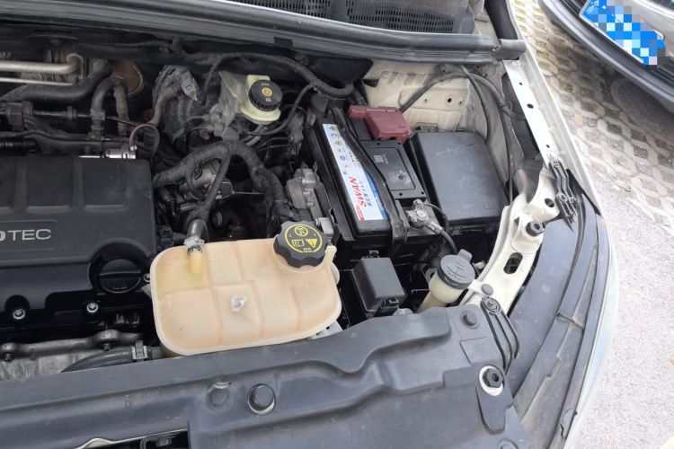 Used Buick Encore 2013 1.4T Manual Two-Wheel Drive Entry Model Engine Bay Left