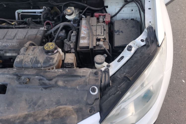Used Buick Encore 2013 1.4T Manual Two-Wheel Drive Entry Model Engine Bay Left