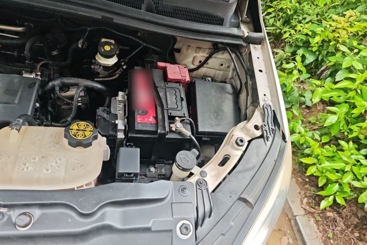 Used Buick Encore 2013 1.4T Automatic Two-Wheel Drive Leading Model Engine Bay Left