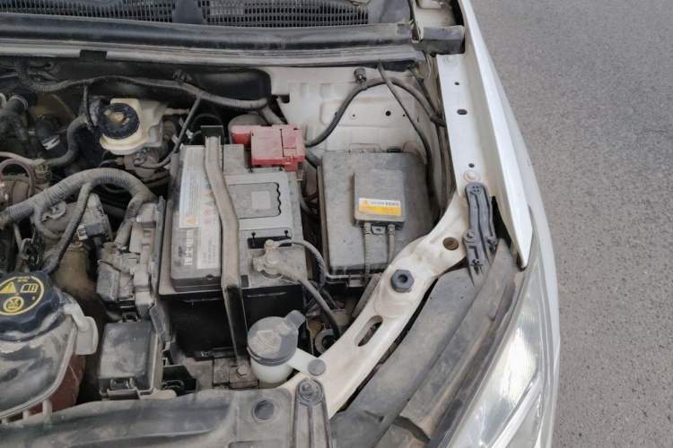 Used Buick Encore 2013 1.4T Automatic Two-Wheel Drive Leading Model Engine Bay Left