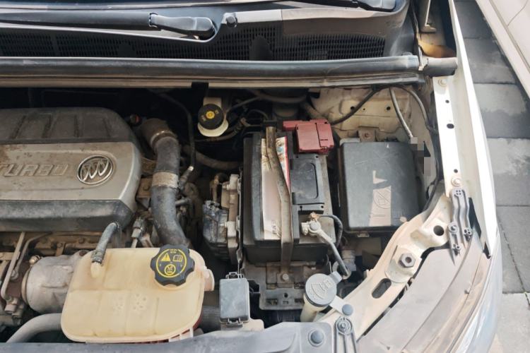 Used Buick Encore 2013 1.4T Automatic Two-Wheel Drive Elite Model Engine Bay Left