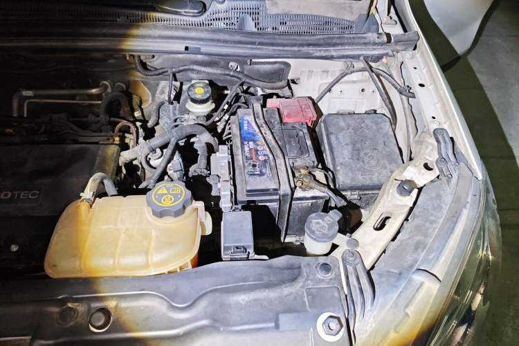 Used Buick Encore 2013 1.4T Automatic Two-Wheel Drive Elite Model Engine Bay Left
