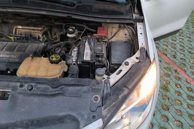 Used Buick Encore 2013 1.4T Automatic Two-Wheel Drive Leading Model Engine Bay Left