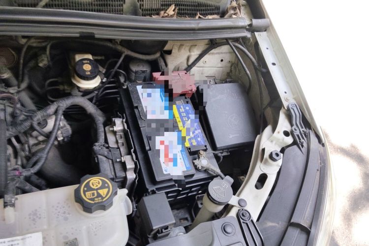 Used Buick Encore 2013 1.4T Automatic Two-Wheel Drive Leading Model Engine Bay Left