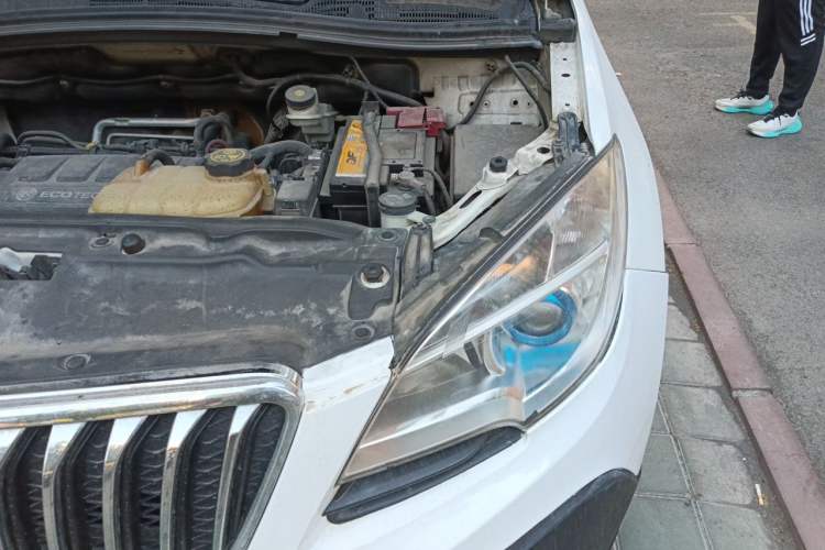 Used Buick Encore 2013 1.4T Automatic Two-Wheel Drive Elite Model Engine Bay Left