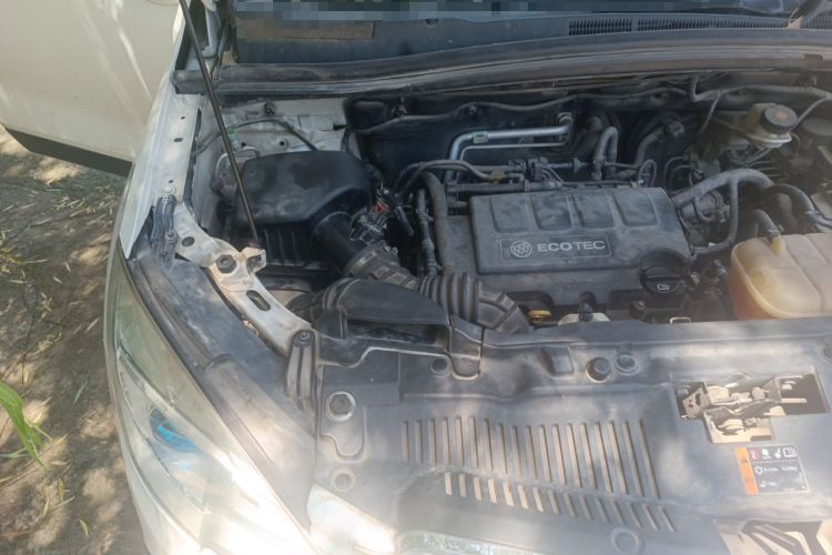 Used Buick Encore 2013 1.4T Automatic Two-Wheel Drive Elite Model Engine Bay Right
