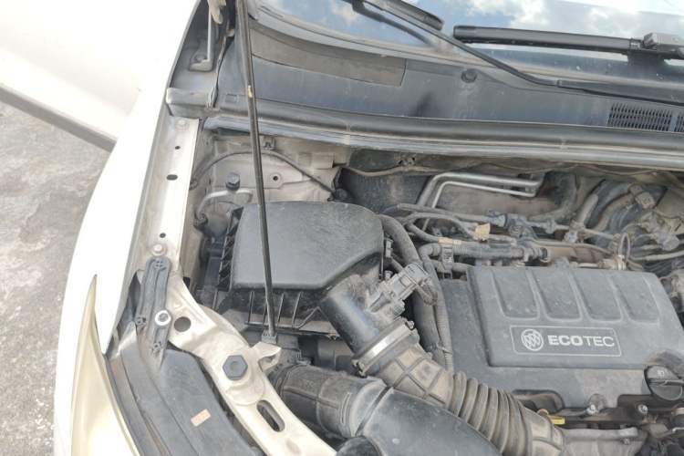 Used Buick Encore 2013 1.4T Automatic Two-Wheel Drive Elite Model Engine Bay Right