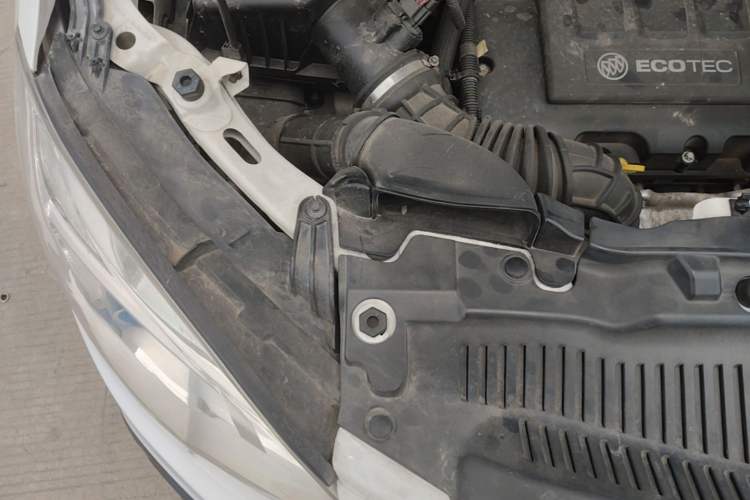 Used Buick Encore 2013 1.4T Automatic Two-Wheel Drive Leading Model Engine Bay Right