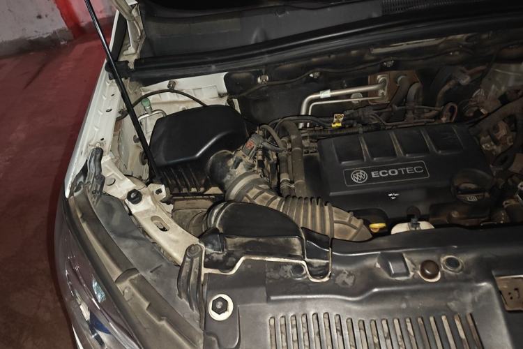 Used Buick Encore 2013 1.4T Automatic Two-Wheel Drive Elite Model Engine Bay Right