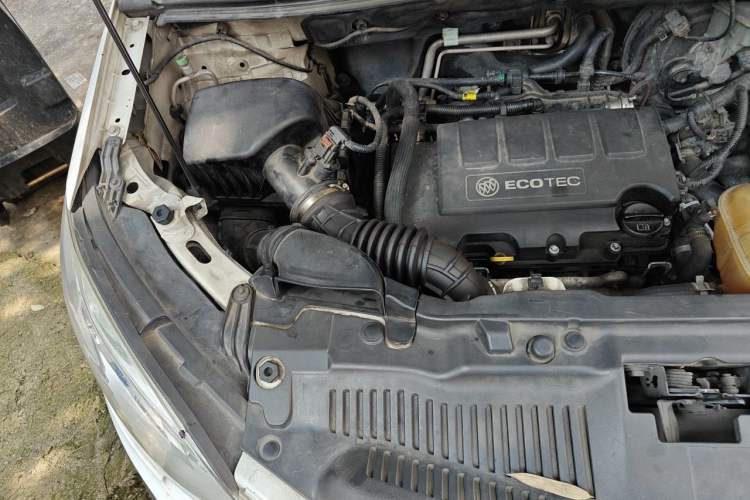 Used Buick Encore 2013 1.4T Automatic Two-Wheel Drive Elite Model Engine Bay Right