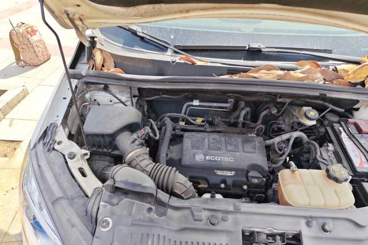 Used Buick Encore 2013 1.4T Automatic Two-Wheel Drive Elite Model Engine Bay Right