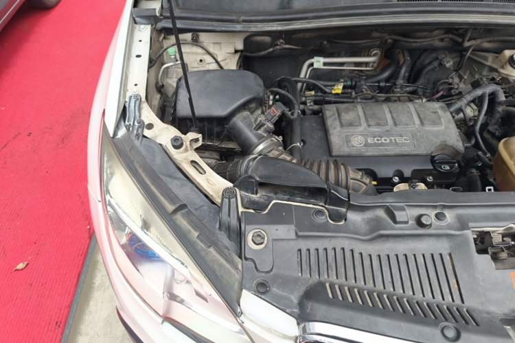 Used Buick Encore 2013 1.4T Automatic Two-Wheel Drive Elite Model Engine Bay Right