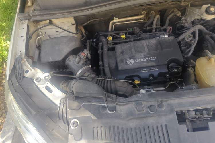 Used Buick Encore 2013 1.4T Automatic Two-Wheel Drive Elite Model Engine Bay Right
