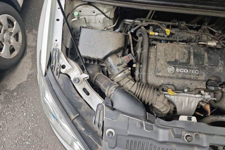 Used Buick Encore 2013 1.4T Manual Two-Wheel Drive Entry Model Engine Bay Right