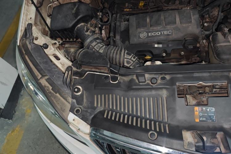 Used Buick Encore 2013 1.4T Automatic Two-Wheel Drive Elite Model Engine Bay Right