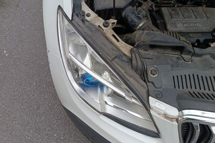 Used Buick Encore 2013 1.4T Automatic Two-Wheel Drive Elite Model Engine Bay Right