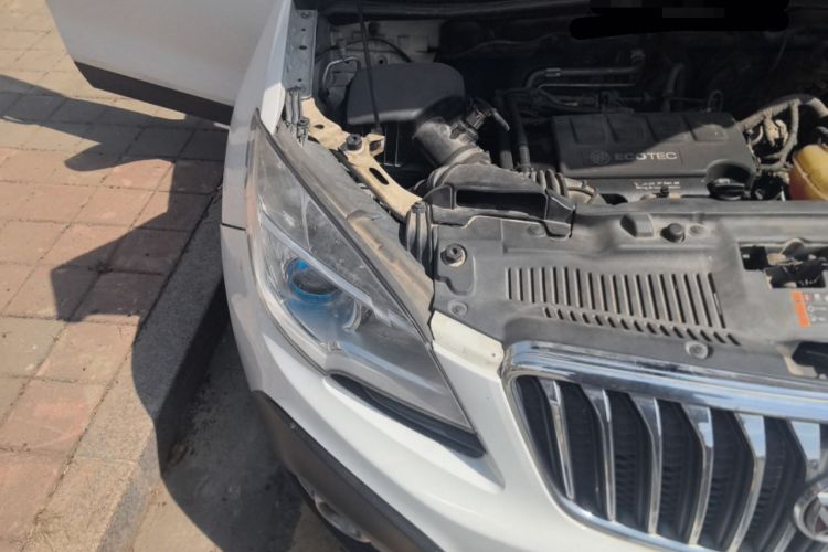 Used Buick Encore 2013 1.4T Automatic All-Wheel Drive Flagship Edition Engine Bay Right