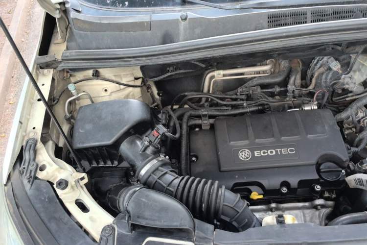 Used Buick Encore 2013 1.4T Manual Two-Wheel Drive Entry Model Engine Bay Right