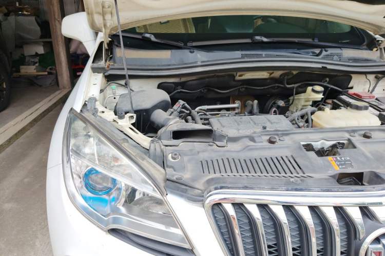 Used Buick Encore 2013 1.4T Automatic Two-Wheel Drive Elite Model Engine Bay Right