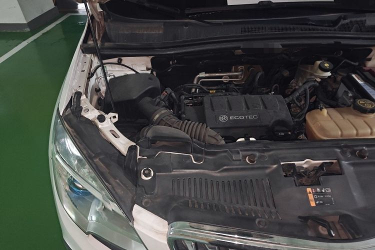 Used Buick Encore 2013 1.4T Manual Two-Wheel Drive Entry Model Engine Bay Right