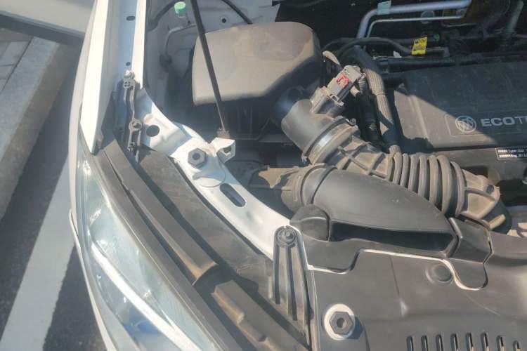 Used Buick Encore 2013 1.4T Manual Two-Wheel Drive Entry Model Engine Bay Right