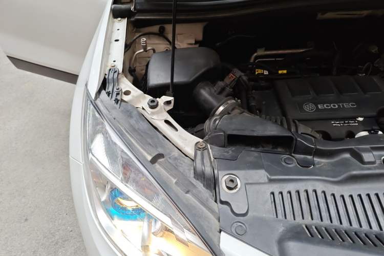 Used Buick Encore 2013 1.4T Automatic Two-Wheel Drive Leading Model Engine Bay Right