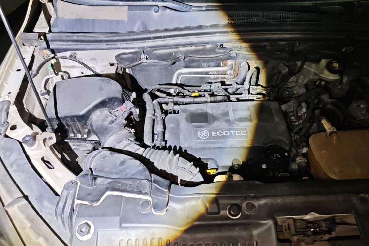 Used Buick Encore 2013 1.4T Automatic Two-Wheel Drive Elite Model Engine Bay Right