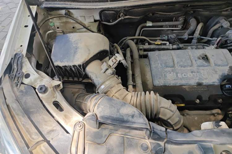 Used Buick Encore 2013 1.4T Manual Two-Wheel Drive Entry Model Engine Bay Right