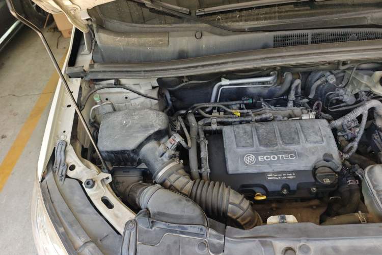 Used Buick Encore 2013 1.4T Automatic Two-Wheel Drive Elite Model Engine Bay Right