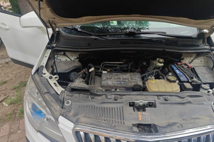 Used Buick Encore 2013 1.4T Automatic Two-Wheel Drive Elite Model Engine Bay Right