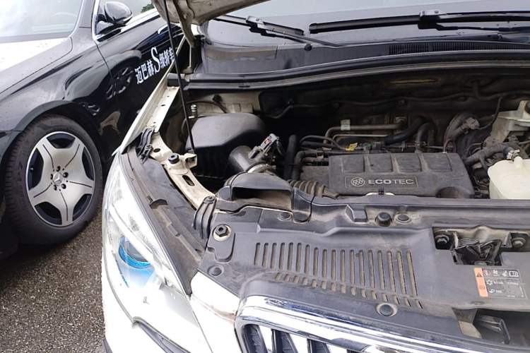 Used Buick Encore 2013 1.4T Automatic Two-Wheel Drive Elite Model Engine Bay Right