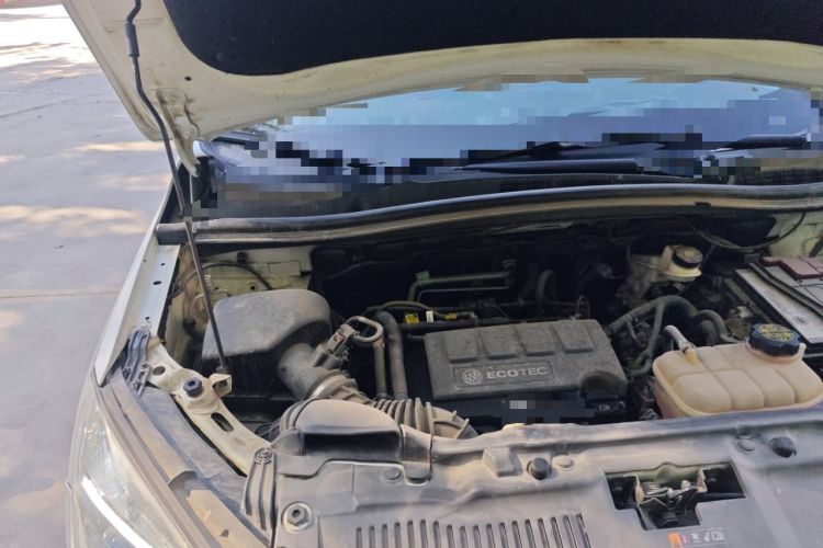 Used Buick Encore 2013 1.4T Automatic Two-Wheel Drive Elite Model Engine Bay Right