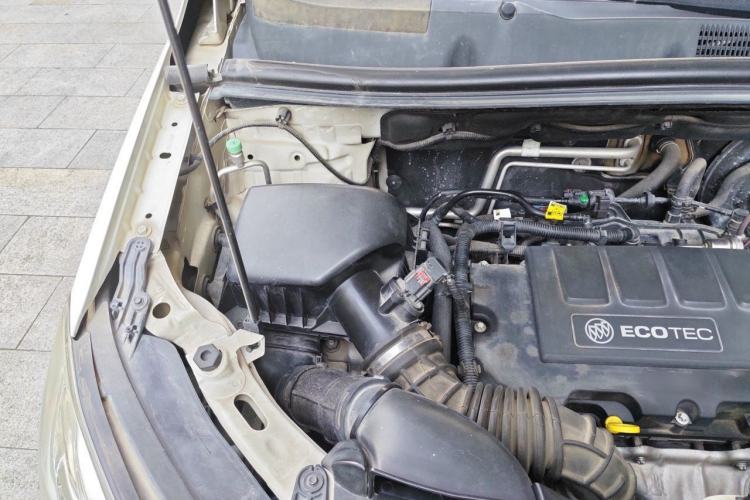 Used Buick Encore 2013 1.4T Automatic Two-Wheel Drive Elite Model Engine Bay Right