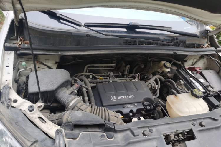 Used Buick Encore 2013 1.4T Automatic All-Wheel Drive Flagship Edition Engine Bay Right
