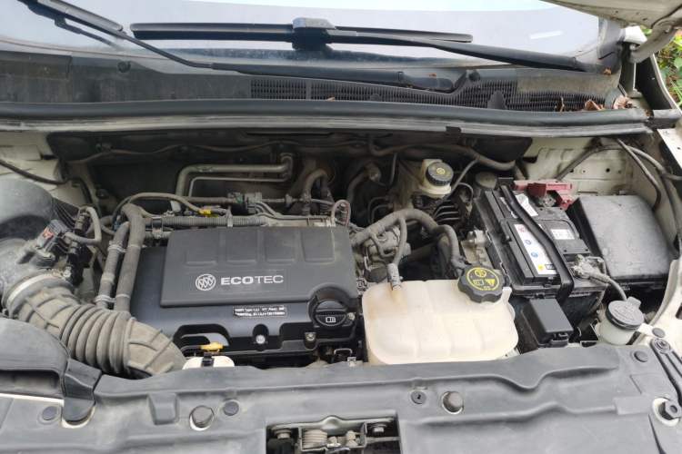 Used Buick Encore 2013 1.4T Automatic All-Wheel Drive Flagship Edition Engine Bay