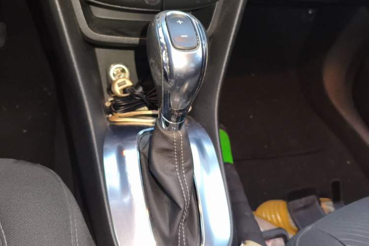 Used Buick Encore 2013 1.4T Automatic Two-Wheel Drive Elite Model Gear Lever